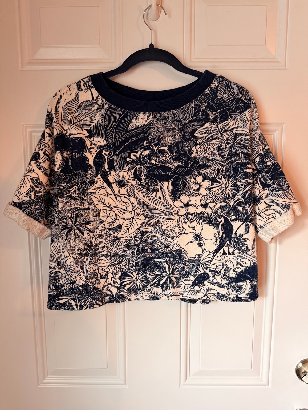 Old Navy Black & Cream Tropical Floral Short Sleeve Tee
